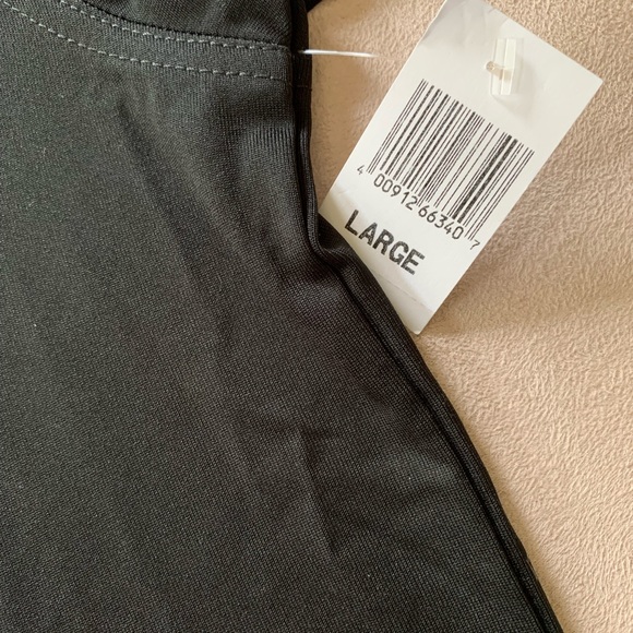 New Exclusive Disney Club 33 Polo Men’s L - Picture 4 of 7